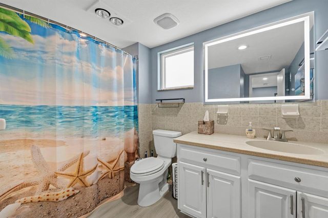 2201 N Surf Road, Hollywood, FL 33019