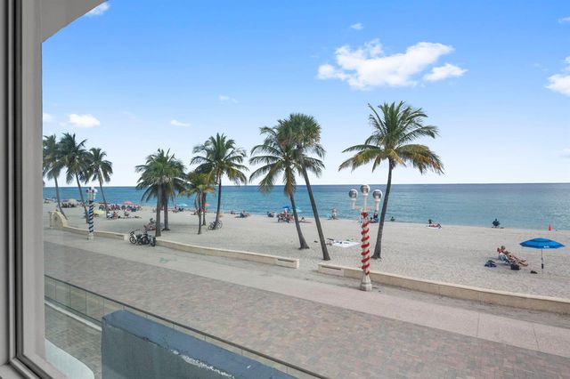 2201 N Surf Road, Hollywood, FL 33019