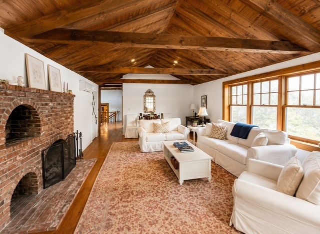 215A Sohier St A, Cohasset, MA 02025
