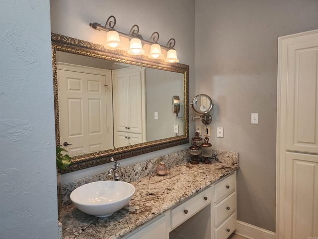 12 Auriel Street, Little Rock, AR 72223