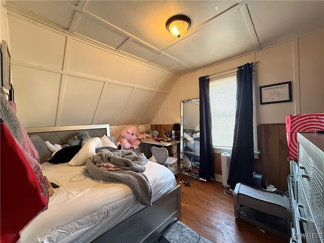 32 Roslyn Street, Buffalo, NY 14211