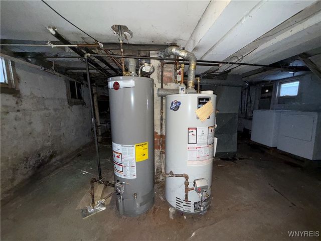 32 Roslyn Street, Buffalo, NY 14211