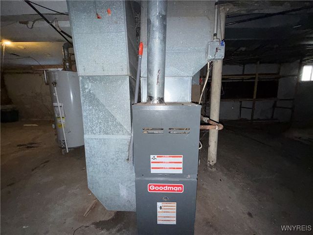 32 Roslyn Street, Buffalo, NY 14211