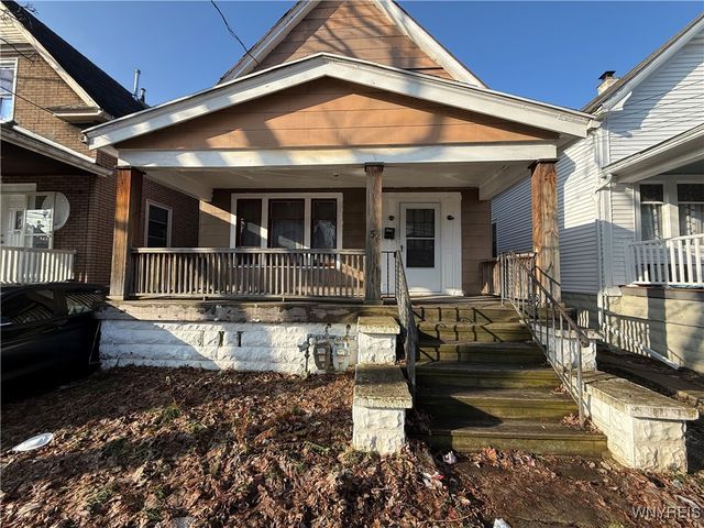 32 Roslyn Street, Buffalo, NY 14211