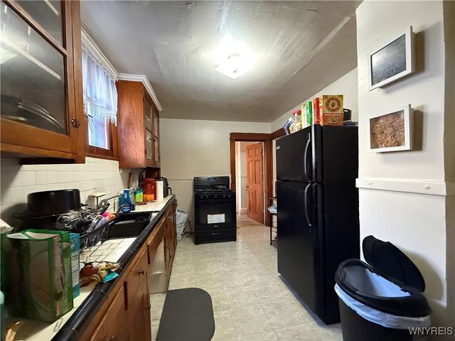 32 Roslyn Street, Buffalo, NY 14211