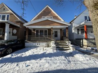 32 Roslyn Street, Buffalo, NY 14211