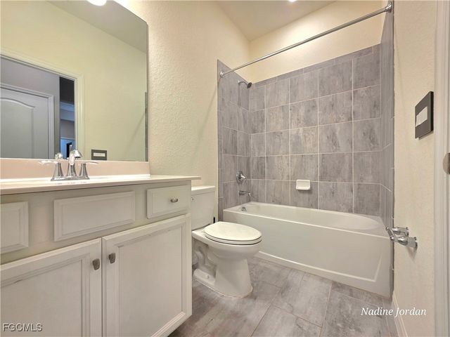 11559 Shady Blossom DR, Fort Myers, FL 33913