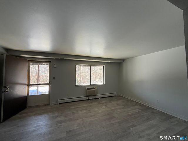 388 South Main Street 23, Seymour, CT 06483