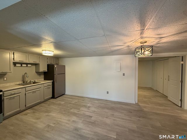 388 South Main Street 23, Seymour, CT 06483