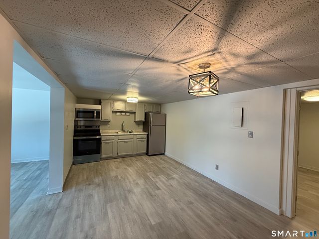 388 South Main Street 23, Seymour, CT 06483