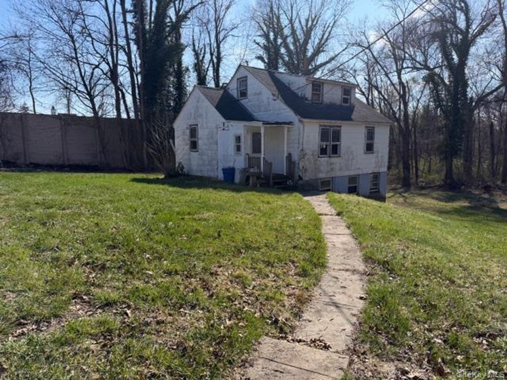 1075 Spillway Road, Shrub Oak, NY 10598