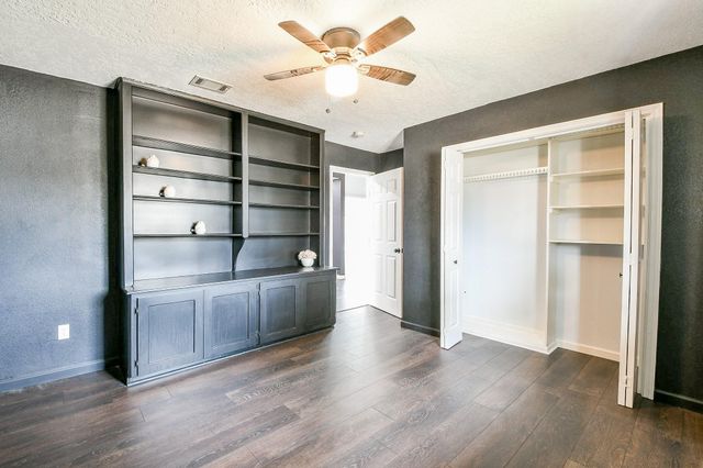 6002 Greenmont Drive, Houston, TX 77092