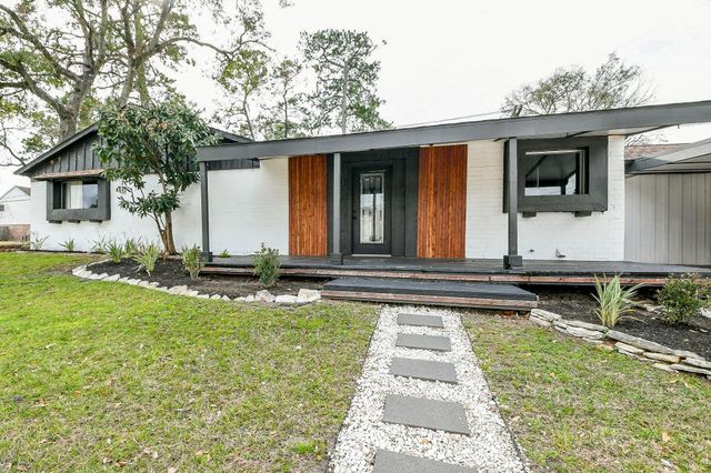 6002 Greenmont Drive, Houston, TX 77092