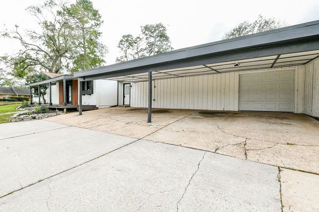 6002 Greenmont Drive, Houston, TX 77092