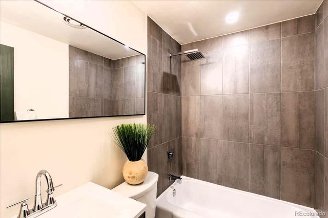 8620 W 52nd Avenue, Arvada, CO 80002