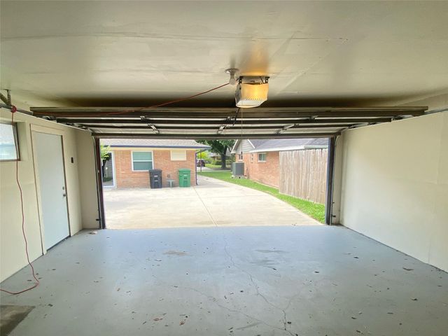 5114 Stillbrooke Dr, Houston, TX 77035