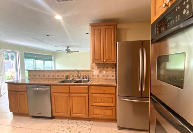 5114 Stillbrooke Dr, Houston, TX 77035