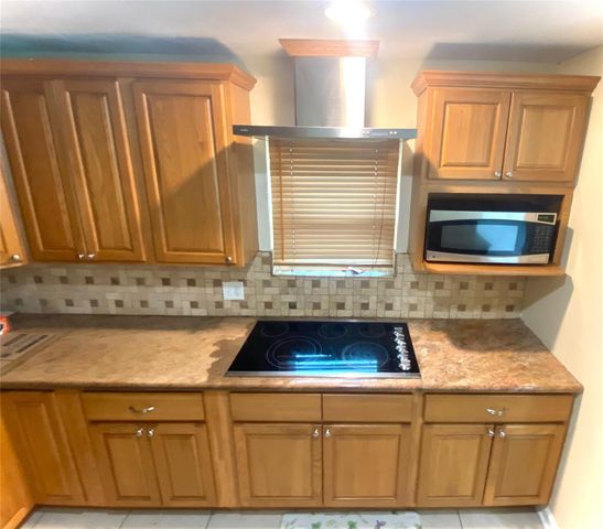 5114 Stillbrooke Dr, Houston, TX 77035