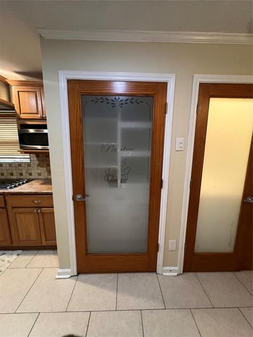 5114 Stillbrooke Dr, Houston, TX 77035