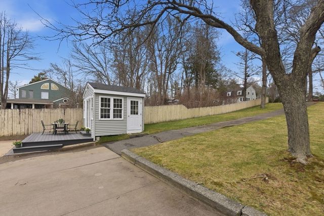 16 Norfolk St., Lakeville, MA 02347
