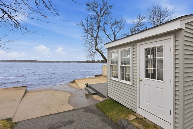 16 Norfolk St., Lakeville, MA 02347