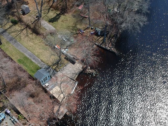 16 Norfolk St., Lakeville, MA 02347