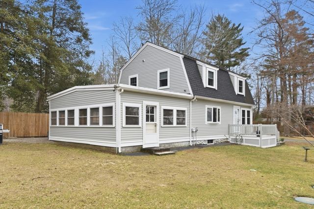 16 Norfolk St., Lakeville, MA 02347