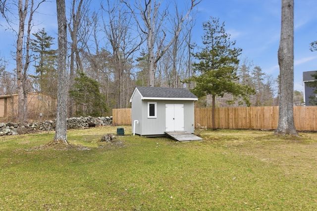16 Norfolk St., Lakeville, MA 02347