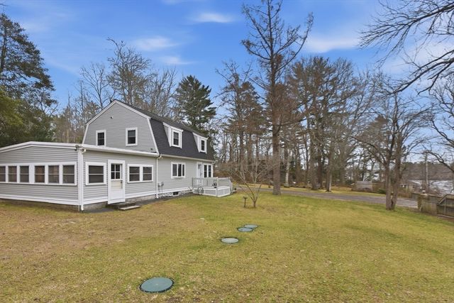 16 Norfolk St., Lakeville, MA 02347