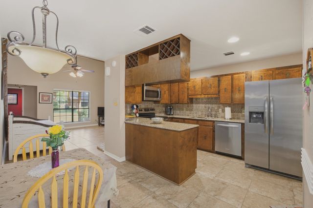 3432 Stonebrook Place, Shreveport, LA 71105