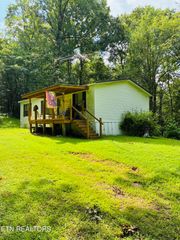 5008 Bogard Rd, Cosby, TN 37722