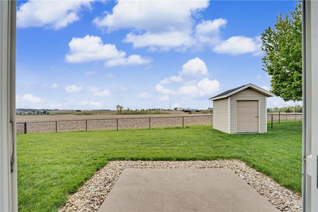 1221 Prairie Rose Drive SW, Cedar Rapids, IA 52404