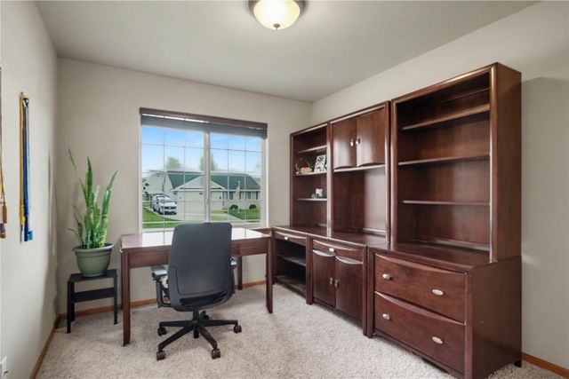 1221 Prairie Rose Drive SW, Cedar Rapids, IA 52404