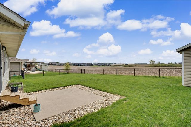 1221 Prairie Rose Drive SW, Cedar Rapids, IA 52404