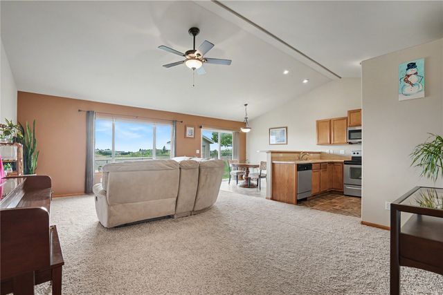 1221 Prairie Rose Drive SW, Cedar Rapids, IA 52404