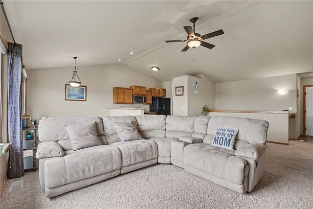 1221 Prairie Rose Drive SW, Cedar Rapids, IA 52404
