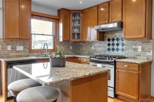 111 Autumn Creek Court, Amherst, NY 14051