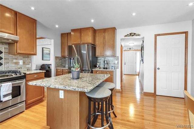 111 Autumn Creek Court, Amherst, NY 14051