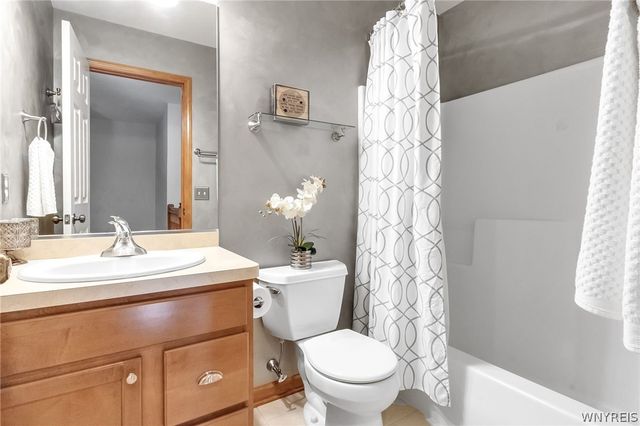 111 Autumn Creek Court, Amherst, NY 14051