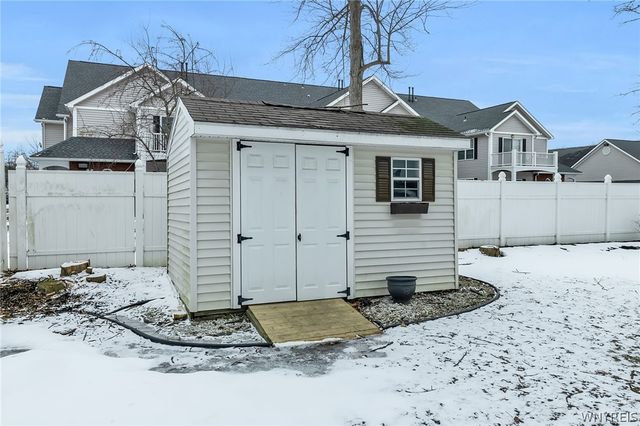 111 Autumn Creek Court, Amherst, NY 14051