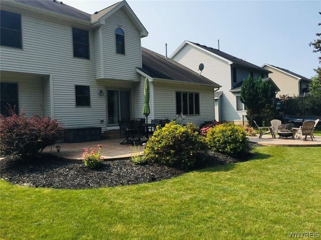 111 Autumn Creek Court, Amherst, NY 14051