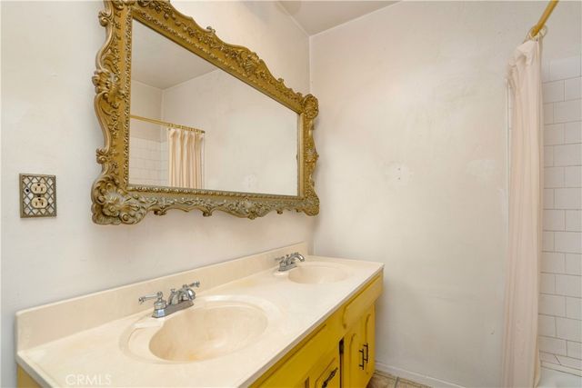 632 E 87th Place, Los Angeles, CA 90002