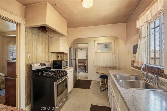 632 E 87th Place, Los Angeles, CA 90002