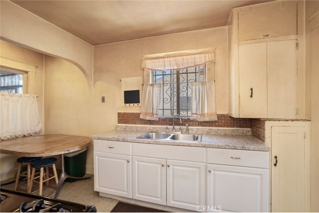 632 E 87th Place, Los Angeles, CA 90002