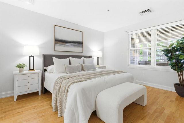 318 Rindge Avenue 103, Cambridge, MA 02140