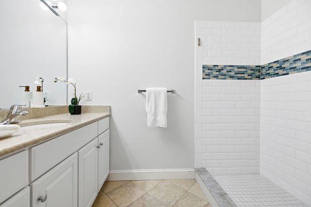 318 Rindge Avenue 103, Cambridge, MA 02140