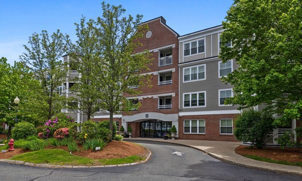 318 Rindge Avenue 103, Cambridge, MA 02140