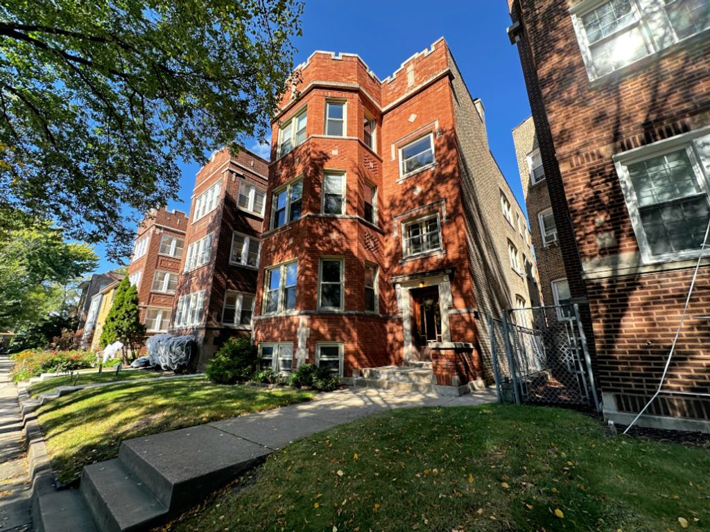 2738 W Winnemac Avenue W GDN, Chicago, IL 60625