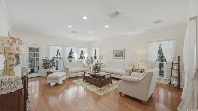 371 Hunters Creek, New Braunfels, TX 78132