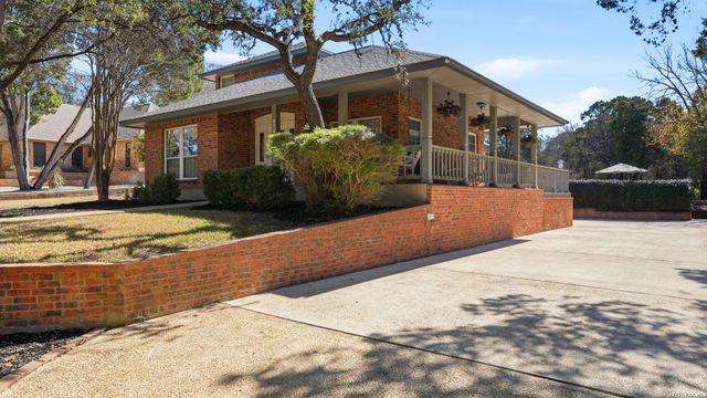 371 Hunters Creek, New Braunfels, TX 78132